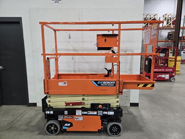 Image of JLG ES1530M equipment image 1