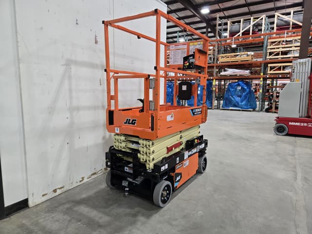 Image of JLG ES1530M equipment image 3