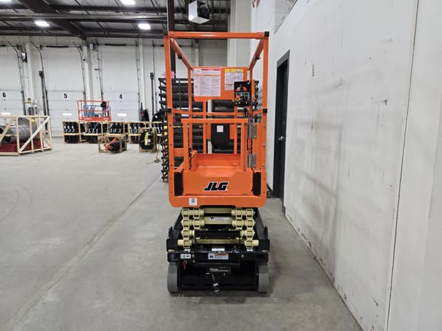 Image of JLG ES1530M equipment image 4