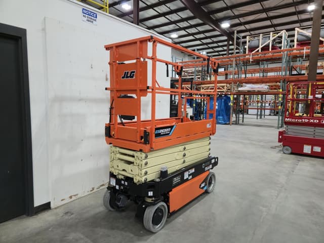 Image of JLG ES2632 equipment image 3