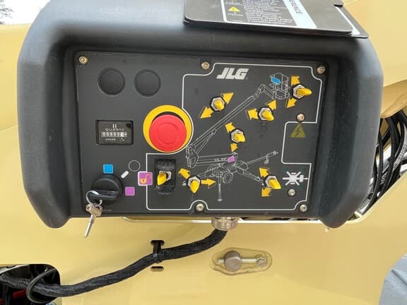 Image of JLG T500J equipment image 2