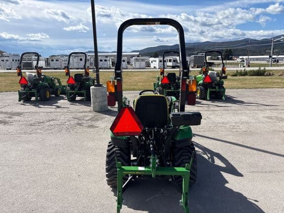 Image of John Deere 1023E equipment image 3