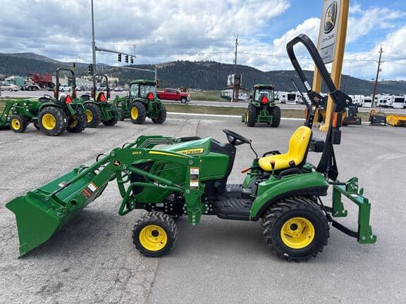 Image of John Deere 1023E equipment image 1