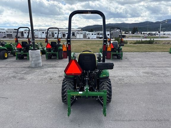 Image of John Deere 1023E equipment image 3
