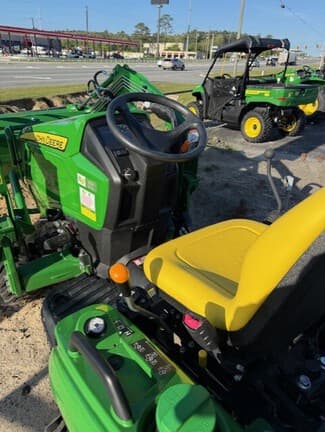 Image of John Deere 1023E equipment image 3