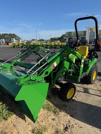 Image of John Deere 1023E equipment image 2