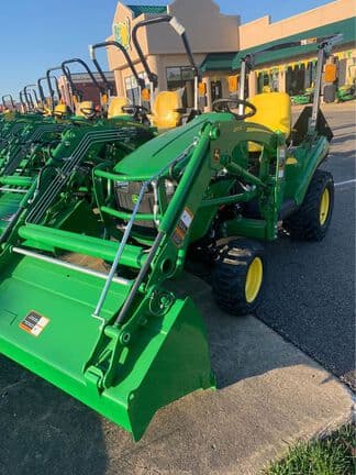 Image of John Deere 1023E equipment image 2