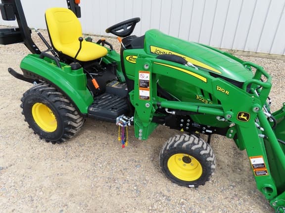 Image of John Deere 1023E equipment image 3