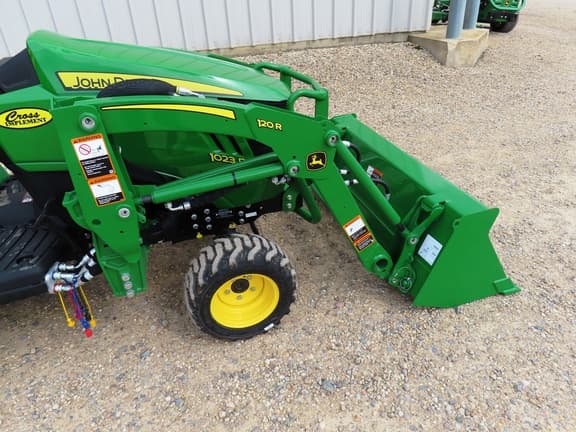 Image of John Deere 1023E equipment image 4