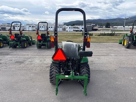 Image of John Deere 1023E equipment image 3