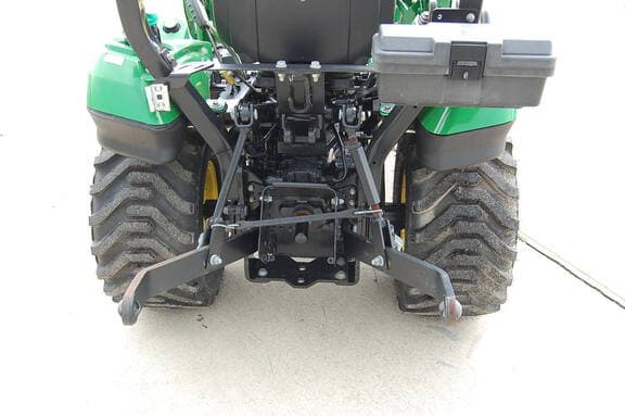 Image of John Deere 1023E equipment image 3