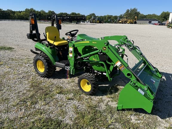 Image of John Deere 1023E equipment image 4
