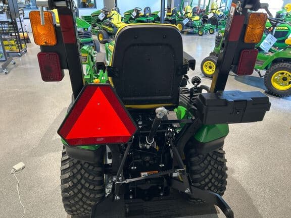Image of John Deere 1025R equipment image 3
