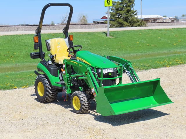 Image of John Deere 1025R equipment image 1