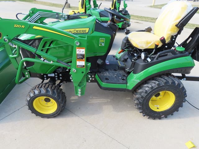 Image of John Deere 1025R equipment image 1