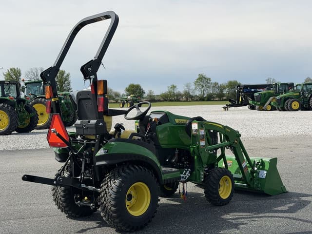 Image of John Deere 1025R equipment image 2