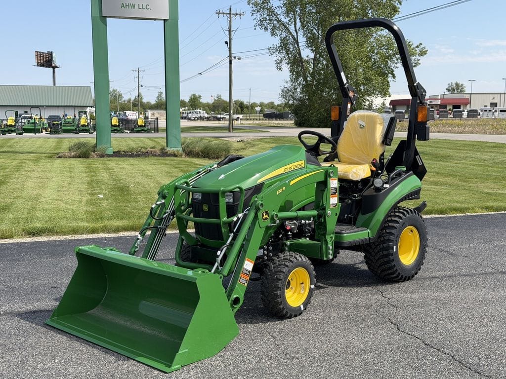 2026 John Deere 1025R Equipment Image0