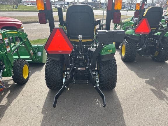 Image of John Deere 1025R equipment image 3