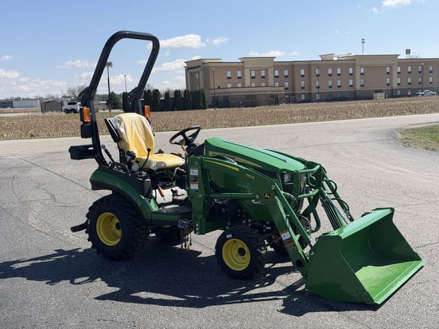 Image of John Deere 1025R equipment image 3