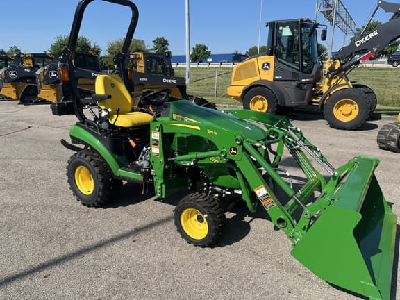 Image of John Deere 1025R equipment image 3