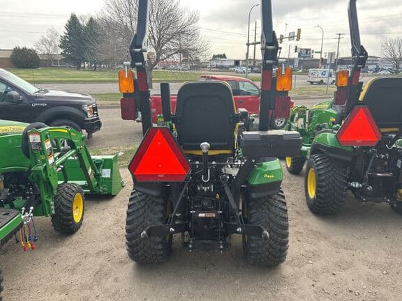 Image of John Deere 1025R equipment image 3