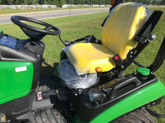 Image of John Deere 1025R equipment image 2