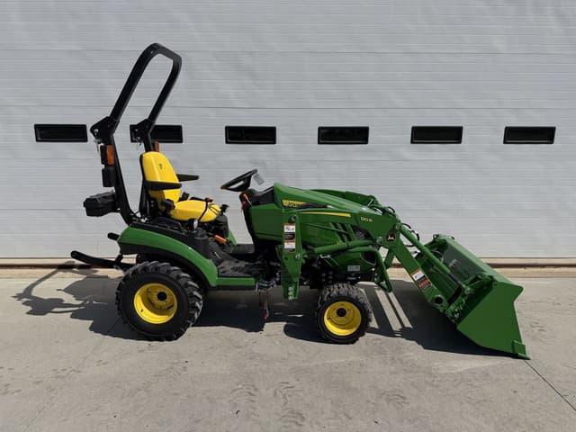 Image of John Deere 1025R equipment image 3