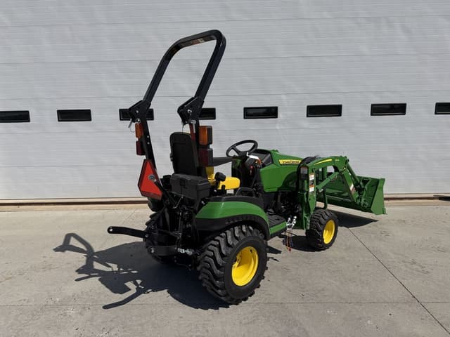 Image of John Deere 1025R equipment image 4