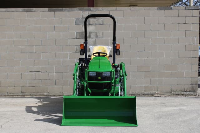 Image of John Deere 1025R equipment image 2