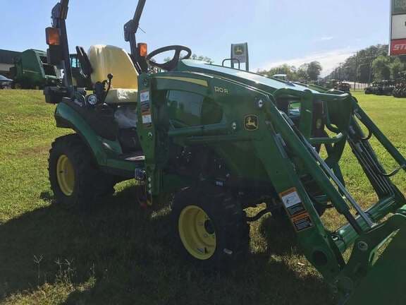 Image of John Deere 1025R equipment image 4