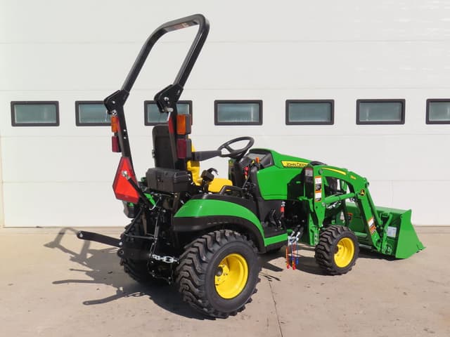 Image of John Deere 1025R equipment image 3