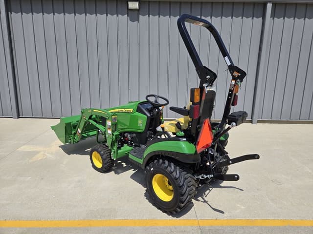 Image of John Deere 1025R equipment image 3