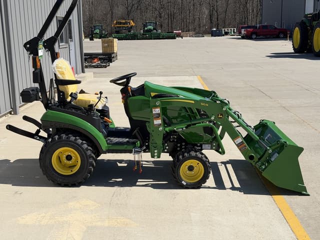 Image of John Deere 1025R equipment image 3