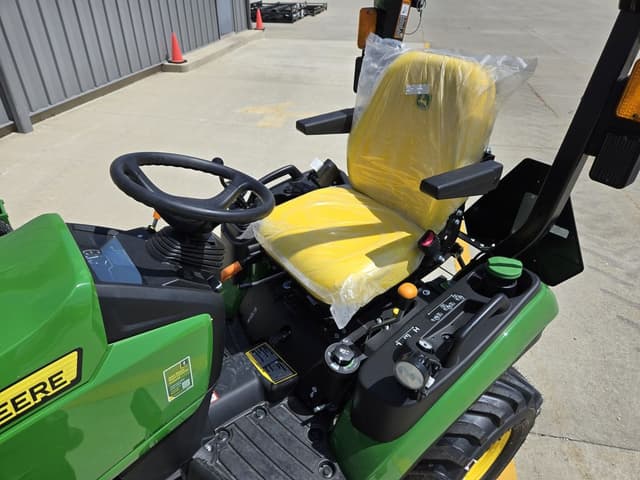 Image of John Deere 1025R equipment image 4