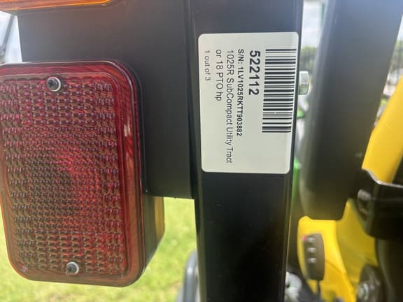Image of John Deere 1025R equipment image 4