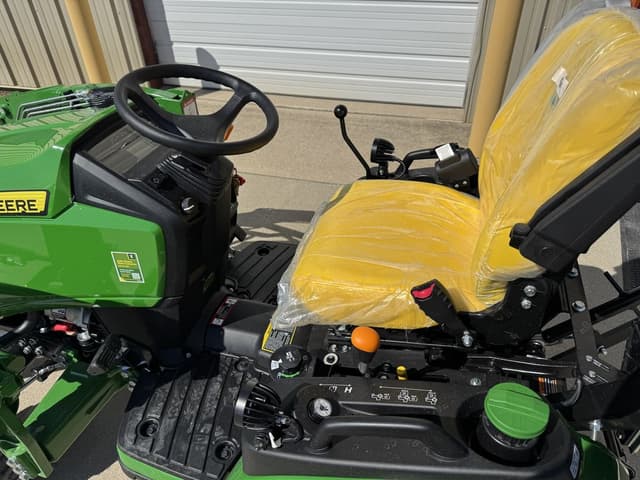 Image of John Deere 1025R equipment image 2