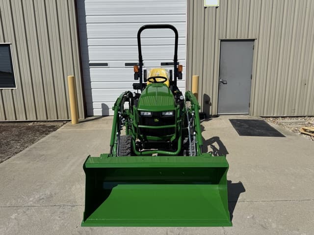 Image of John Deere 1025R equipment image 3