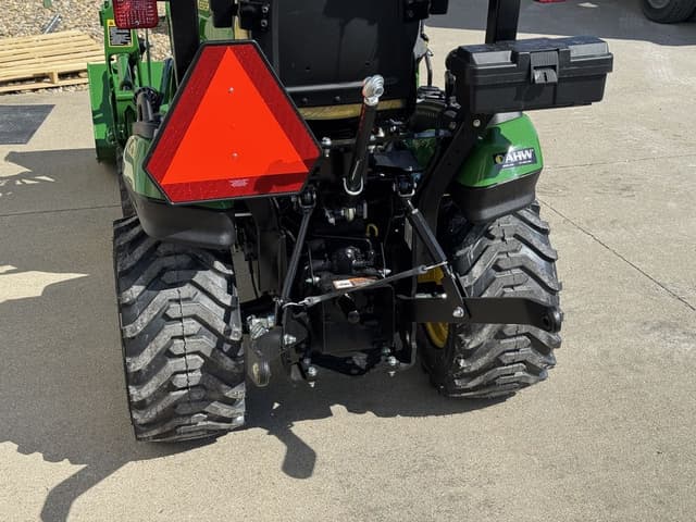 Image of John Deere 1025R equipment image 4