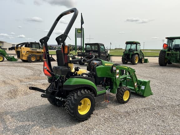 Image of John Deere 1025R equipment image 4
