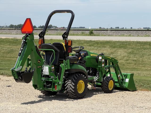 Image of John Deere 1025R equipment image 3
