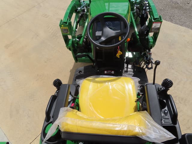 Image of John Deere 1025R equipment image 4