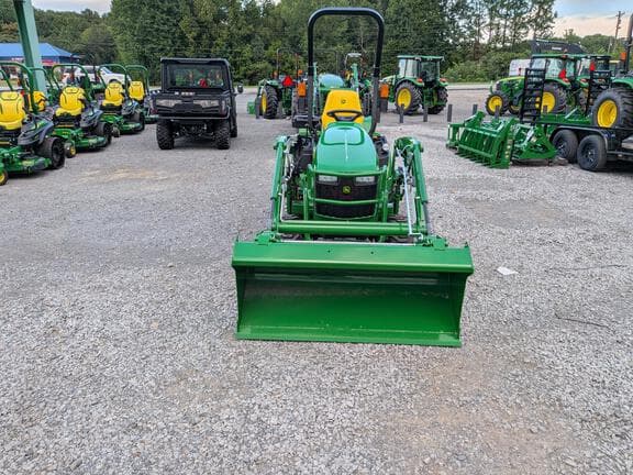 Image of John Deere 1025R equipment image 3