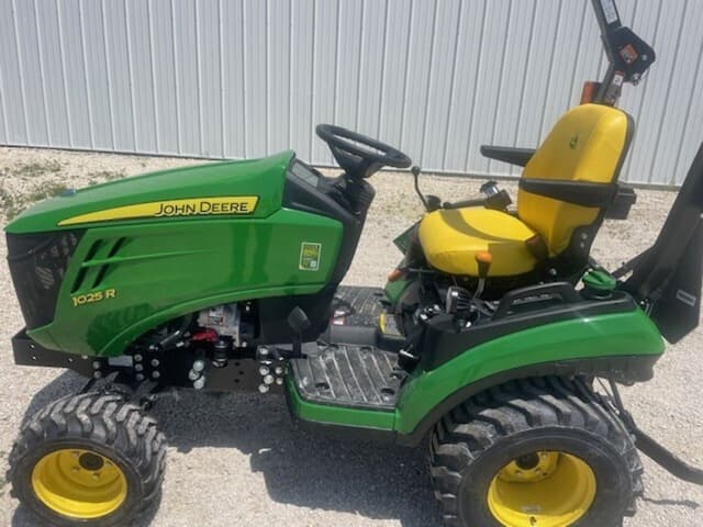 Image of John Deere 1025R equipment image 1
