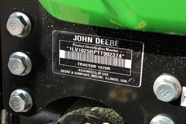 Image of John Deere 1025R equipment image 4
