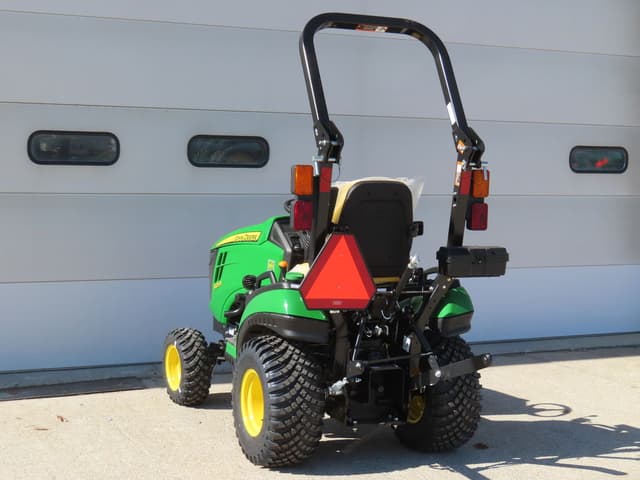 Image of John Deere 1025R equipment image 3