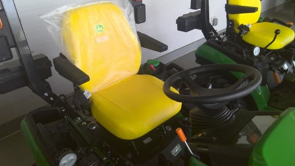 Image of John Deere 1025R equipment image 4