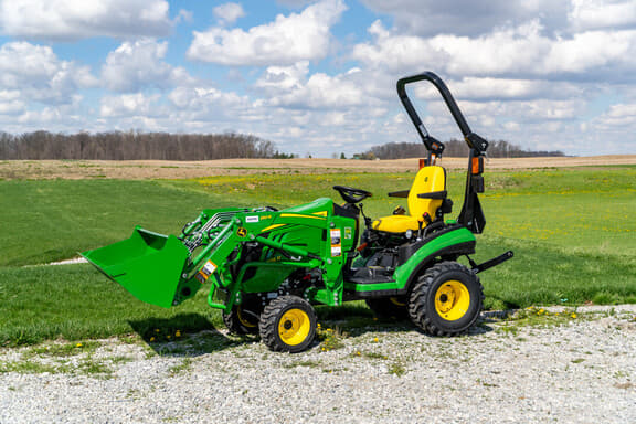 Image of John Deere 1025R equipment image 3
