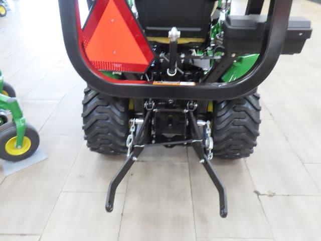 Image of John Deere 1025R equipment image 4