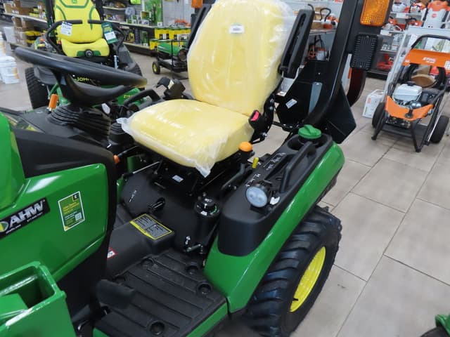 Image of John Deere 1025R equipment image 3