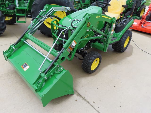 Image of John Deere 1025R equipment image 4